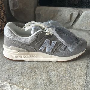 Brand New New Balance Classic Traditionnels in Grey Blue, Size 6.5
